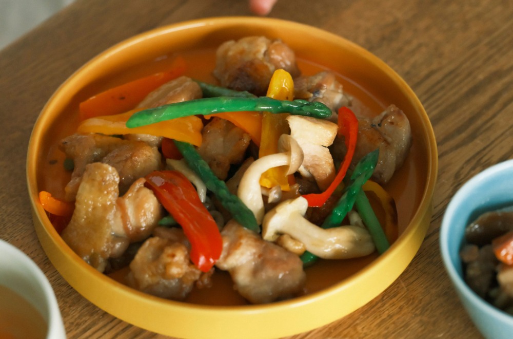 冷静と情熱 プレート（大）オレンジ | 波佐見焼のOEM オンライン