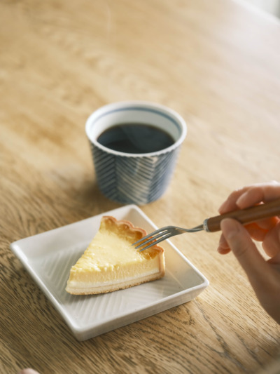 orime_ヘリン正角皿W_チーズケーキ