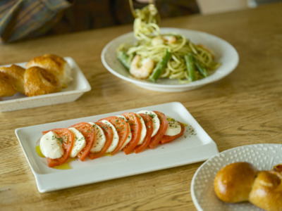 重宝皿ロング_アースホワイト_カプレーゼ